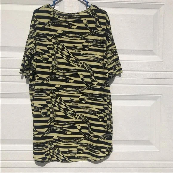 LuLaRoe Cozy Casual Medium Shirt - Picture 2 of 5